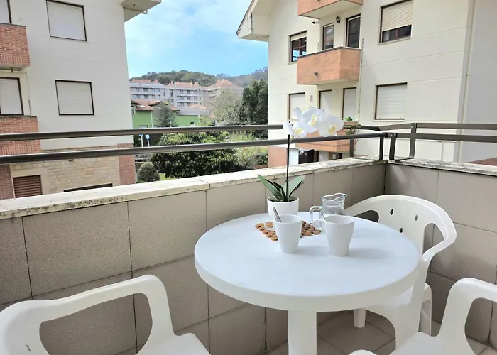 Playas De Quejo * Isla Plana